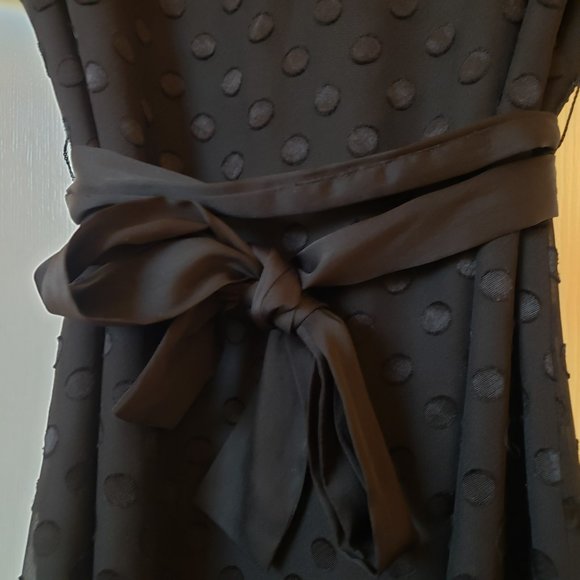 ANN TAYLOR DRESS - Picture 2 of 5